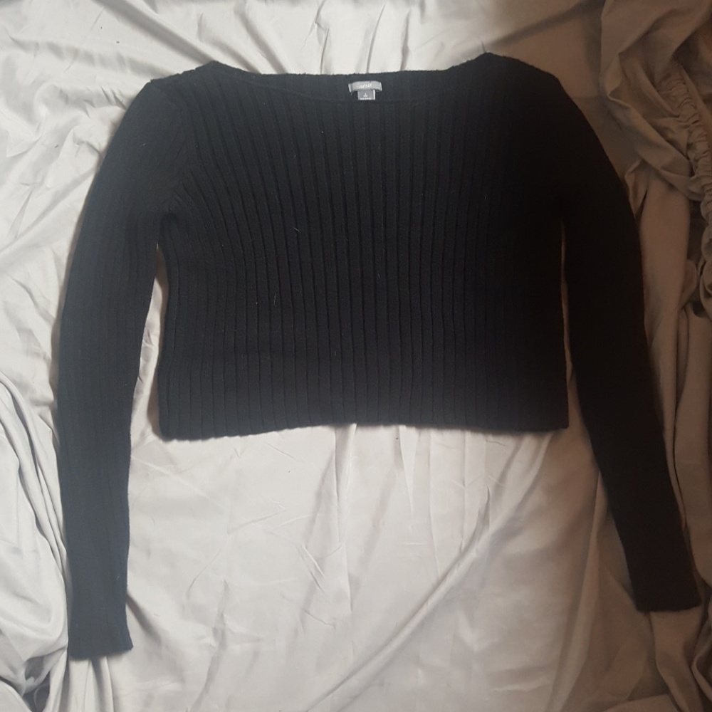 Crop sweater